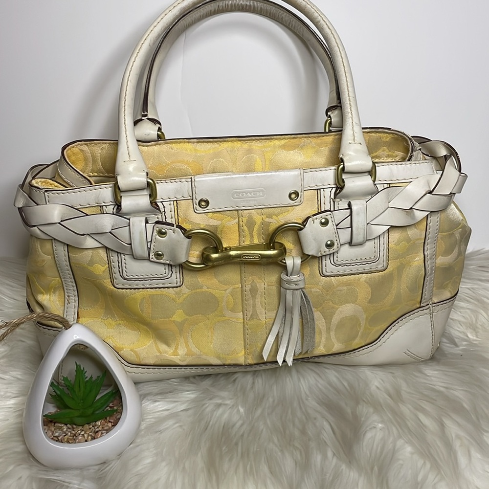 🐴COACH® Beautiful Ivory and Yellow Handbag 🐴